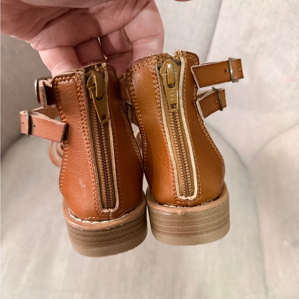 Universal Thread sandals - Picture 3 of 5